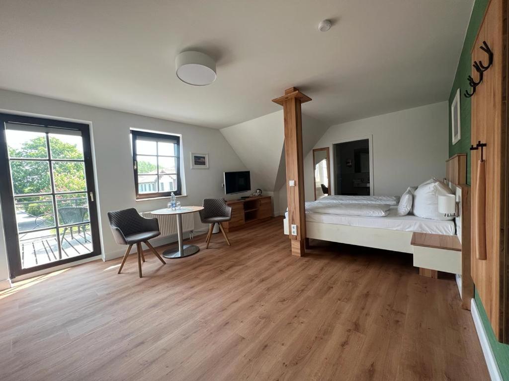 Hotel Ostseeland รอสต็อค ภายนอก รูปภาพ